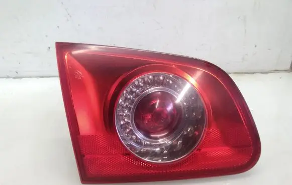 Volkswagen PASSAT B6 Tailgate rear/tail lights