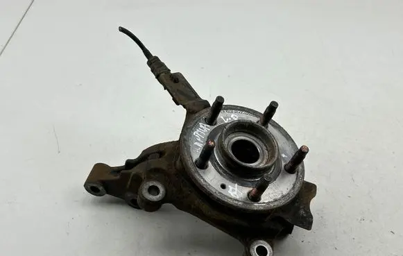 Chevrolet Captiva Front wheel hub spindle knuckle