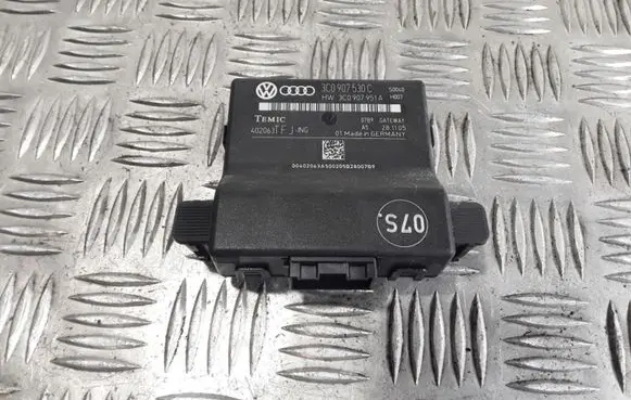 Volkswagen PASSAT B6 Door control unit/module 3C0907530C