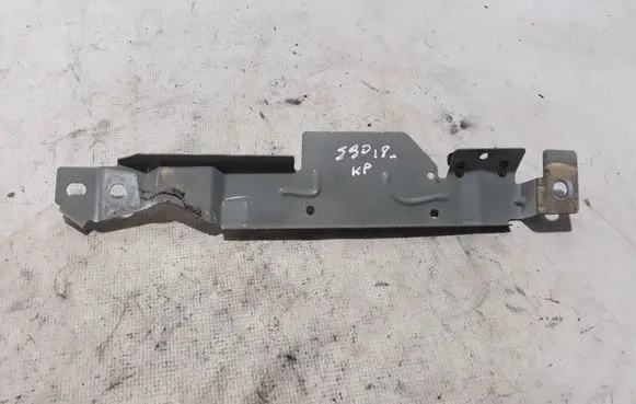 Volvo S90, V90 Fender mounting bracket 31416626