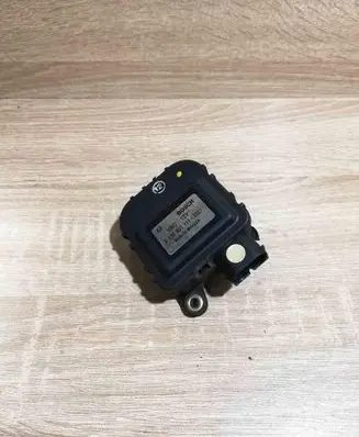 Renault Espace III Air flap motor/actuator 0132801111