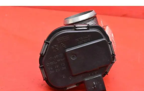 Citroen C4 II Picasso Throttle body valve 9673534480