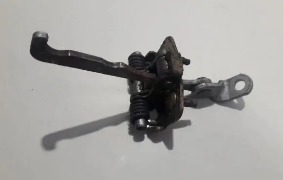 Renault Safrane Rear door check strap stopper