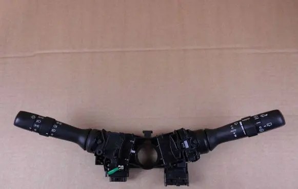 Toyota Yaris Indicator stalk 0D31017F939