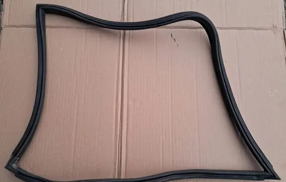 Mercedes-Benz W123 Rubber seal sliding door (on door) 1236700739
