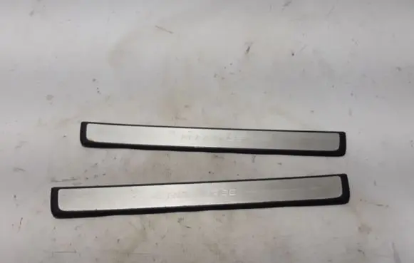 Volvo XC40 Front sill trim cover 32132599