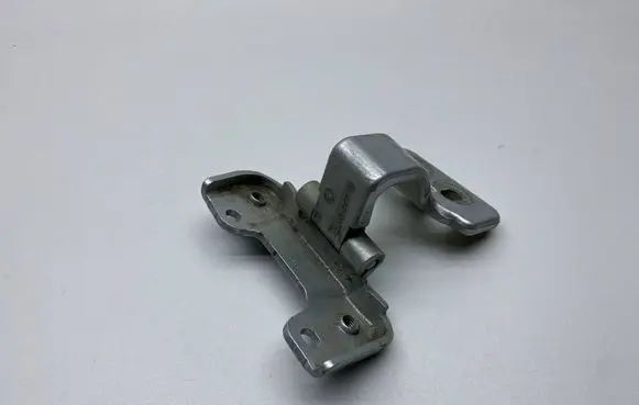 Mercedes-Benz C W204 Tailgate/trunk/boot hinge A2047400237