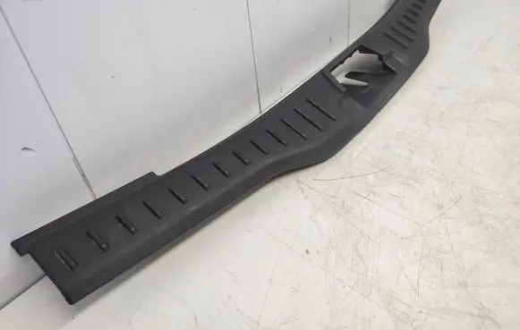 Ford Focus Trunk/boot sill cover protection BM51N40352
