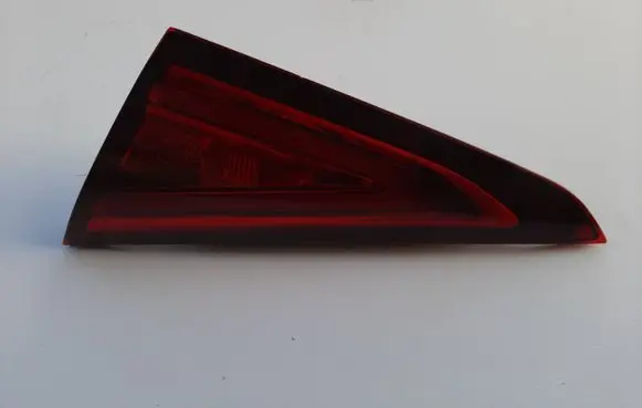 Tailgate rear/tail lights
