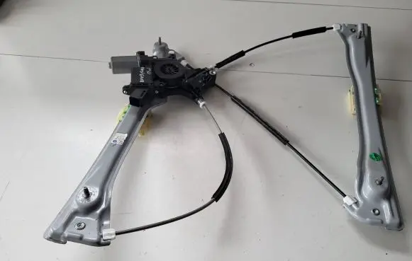 Opel Insignia B Front door window regulator motor 39138554