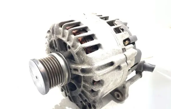 Volkswagen Golf VII Generator/alternator 03L903023L
