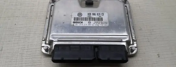 Volkswagen PASSAT B5 Engine control unit/module 038906019CD