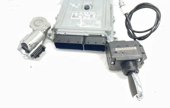 Mercedes-Benz E W211 Engine ECU kit and lock set A6421501179 2115452308
