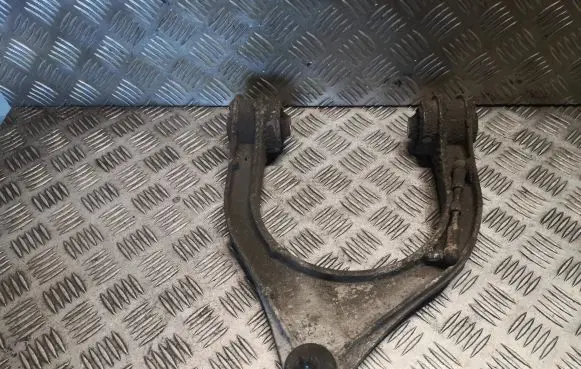 Mercedes-Benz S W220 Front lower control arm/wishbone 2203331301 A2203331301