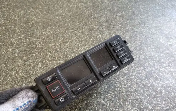 Audi A4 S4 B5 8D Climate control unit 8L0820043D