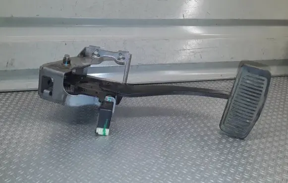 Hyundai Sonata Brake pedal 