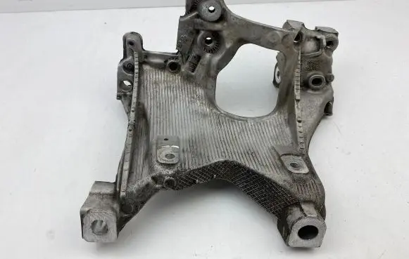 Audi A5 Engine mounting bracket 8W0399295E