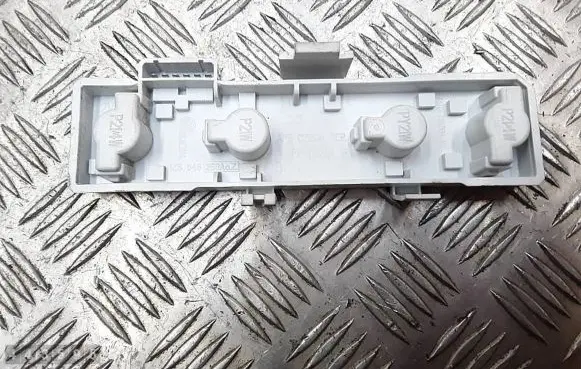Skoda Octavia Mk2 (1Z) Tail light bulb cover holder 1Z5945258A