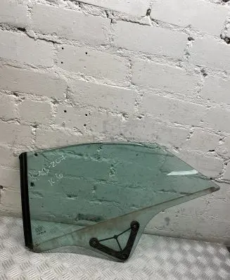 Mercedes-Benz E C207 W207 Rear side window