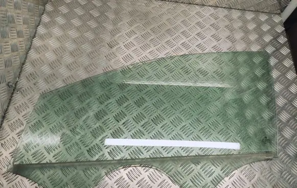 Volkswagen Polo V 6R Front door window glass four-door 6R0845201A