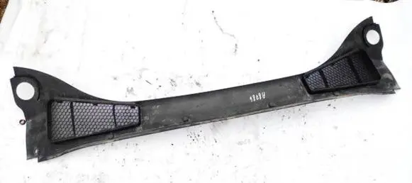 Ford Focus Wiper trim BM51A02216AE BM51-A02216-AE