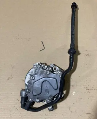 Volkswagen Transporter - Caravelle T5 Vacuum pump 070145209A 06B1033031H