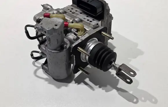 Lexus CT 200H ABS Pump 4727047030
