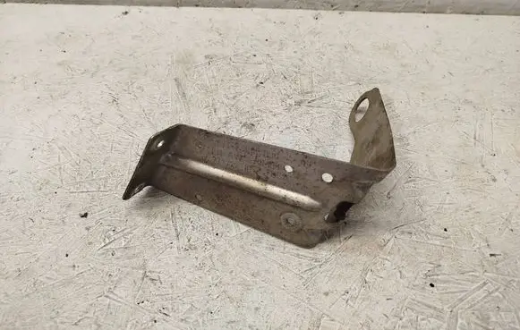 BMW X6 E71 Fender mounting bracket 7188835 77772210 A1M03
