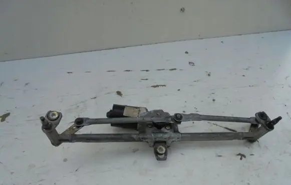 Audi A3 S3 8P Front wiper linkage and motor