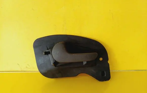 Opel Corsa C Front door interior handle 13104263G 13104265P