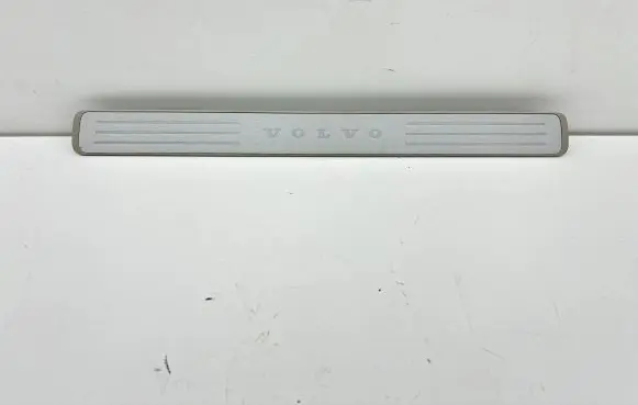 Volvo XC60 Front sill trim cover 33436021