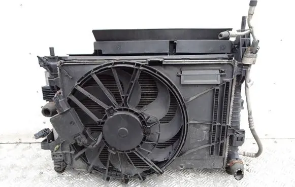 Ford Focus Radiator set asdf