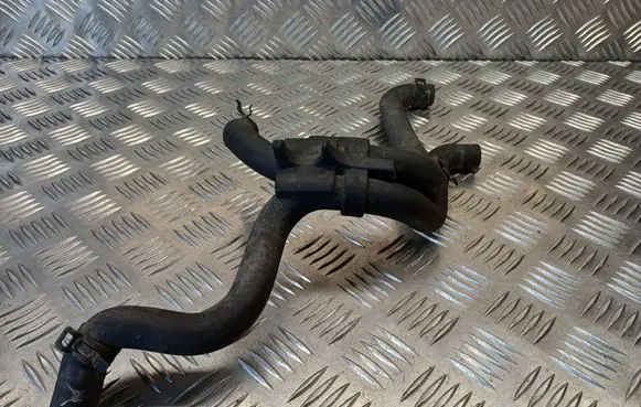 Volkswagen PASSAT B6 Engine coolant pipe/hose 1K0121086R