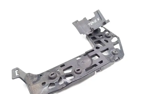 Rear bumper mounting bracket