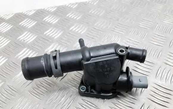 Volkswagen Golf VI Engine coolant pipe/hose 03L121132