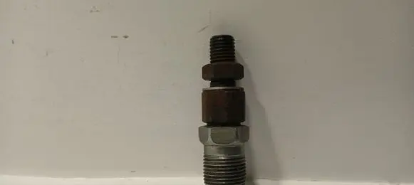 Toyota Land Cruiser (BJ70) Fuel injector