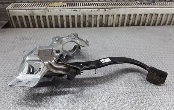Opel Zafira B Brake pedal 24463406