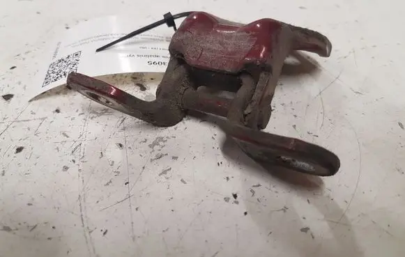 KIA Carens I Front door lower hinge 
