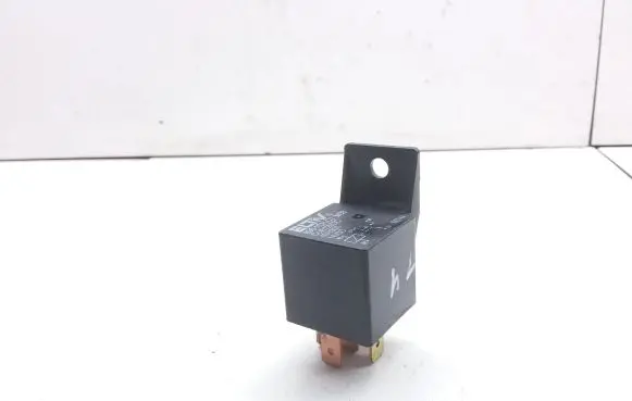 Volkswagen Transporter - Caravelle T4 Other relay 8961CHC1 12VDC