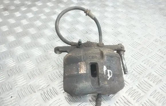 Nissan Qashqai+2 Front brake caliper