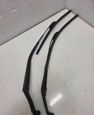 Citroen C-Crosser Front wiper blade arm 