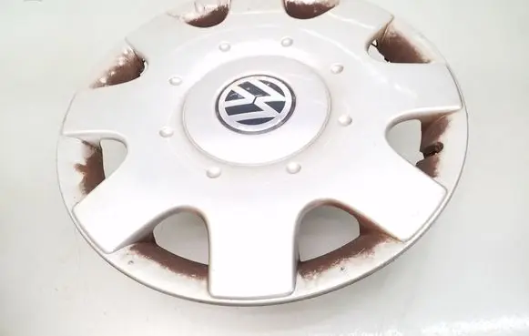 Volkswagen Golf V R16 wheel hub/cap/trim 1T0601147C