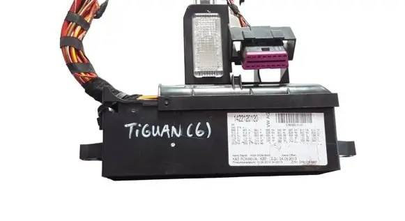 Volkswagen Tiguan Fuse box set 5N0971845E 1422120120 570006619165