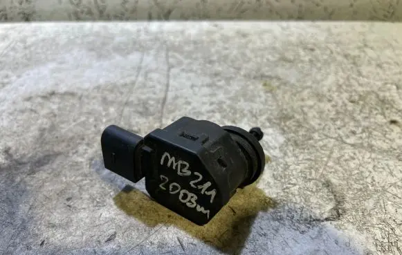 Headlight level adjustment motor