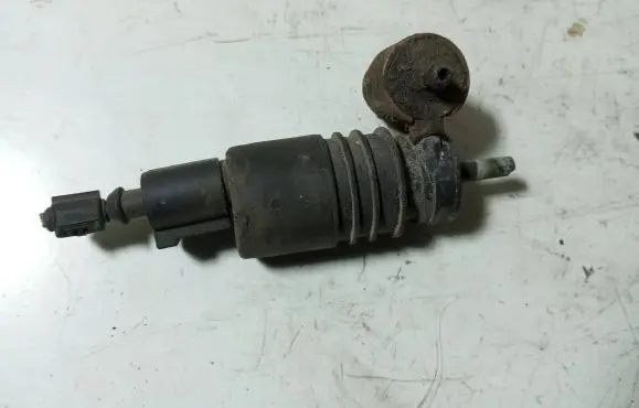Skoda Octavia Mk2 (1Z) Windscreen/windshield washer pump