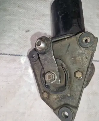Nissan Navara D22 Wiper motor