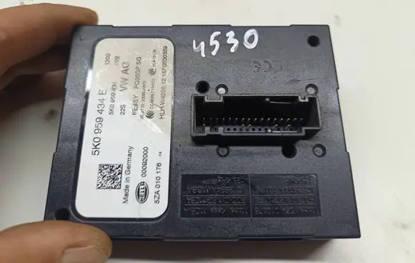 Volkswagen Jetta VI Keyless (KESSY) go control unit/module 5K0959434E 5K0959434 5ZA010176