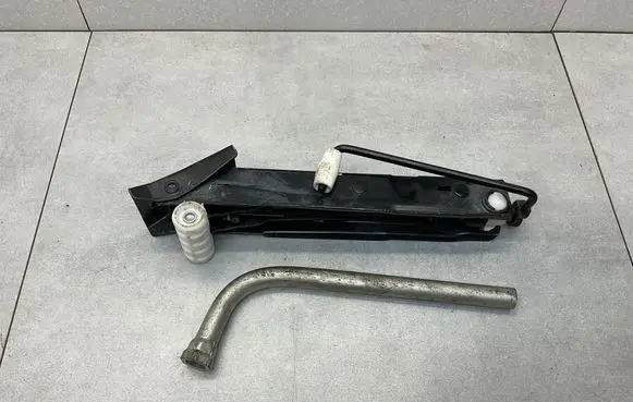Skoda Superb B8 (3V) Lift Jack 