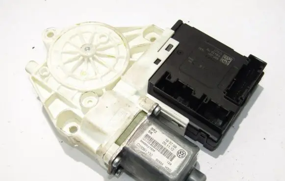 Volkswagen Tiguan Front door window regulator motor 3C0959792B