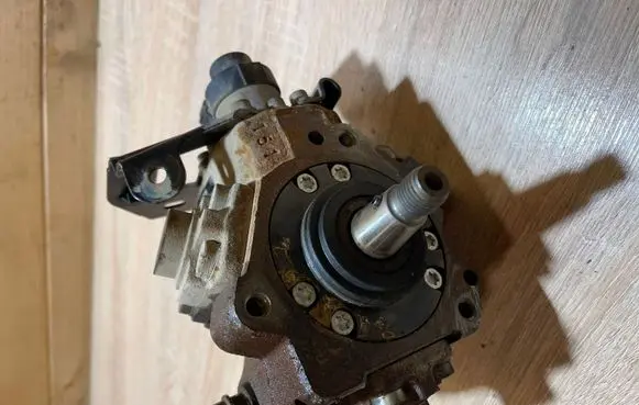 Peugeot 308 Fuel injection high pressure pump